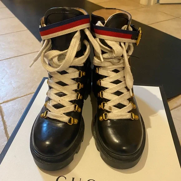 Gucci Leather ankle boot with Sylvie Web - Picture 2 of 12